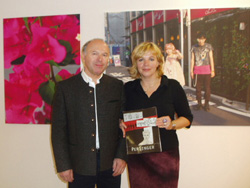 Galeristin Angelika Landherr mit PerSinger